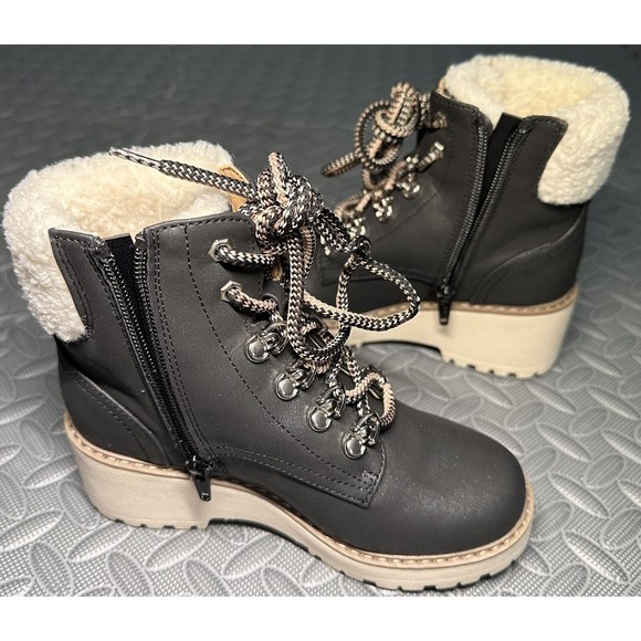 Dolce vita folksy black Faux Shearling ankle Girl block 2" heel combat boot Sz 1 - Picture 8 of 11